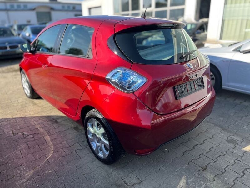Second-hand Renault Zoe Life 42 kW (58 CP) 2019 Roșu Hatchback