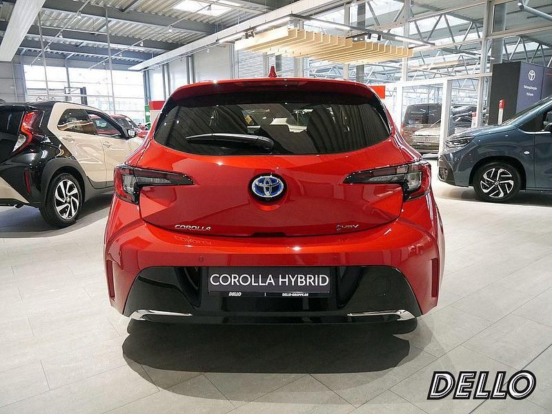Neu Toyota Corolla 178 PS (130 kW) 2025 Rot Limousine