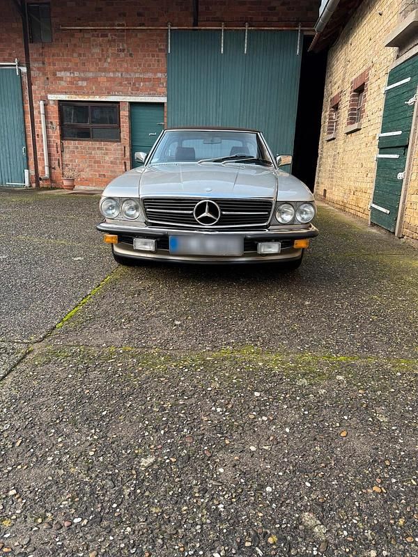 Gebraucht Mercedes 560 231 PS (169 kW) 1987 Gold Cabrio