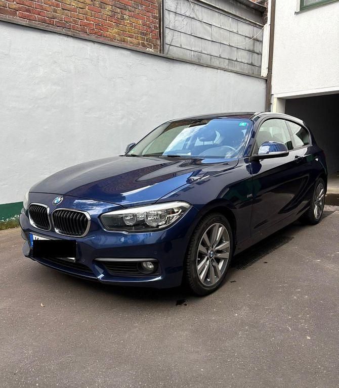Blau Gebraucht 2017 BMW 120 Sport Line Kleinwagen | 18.501 € (Fairer Preis) - Bild 1/4