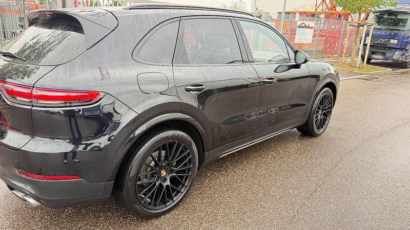 Gebraucht Porsche Cayenne 441 PS (324 kW) 2018 Schwarz SUV
