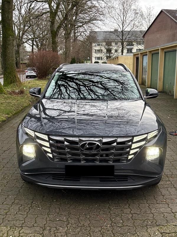 Grau Gebraucht 2023 Hyundai Tucson SUV | 27.999 € (Guter Preis) - Bild 1/4