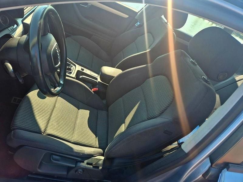 Gebraucht Audi A4 134 PS (98 kW) 2005 Grau Kombi