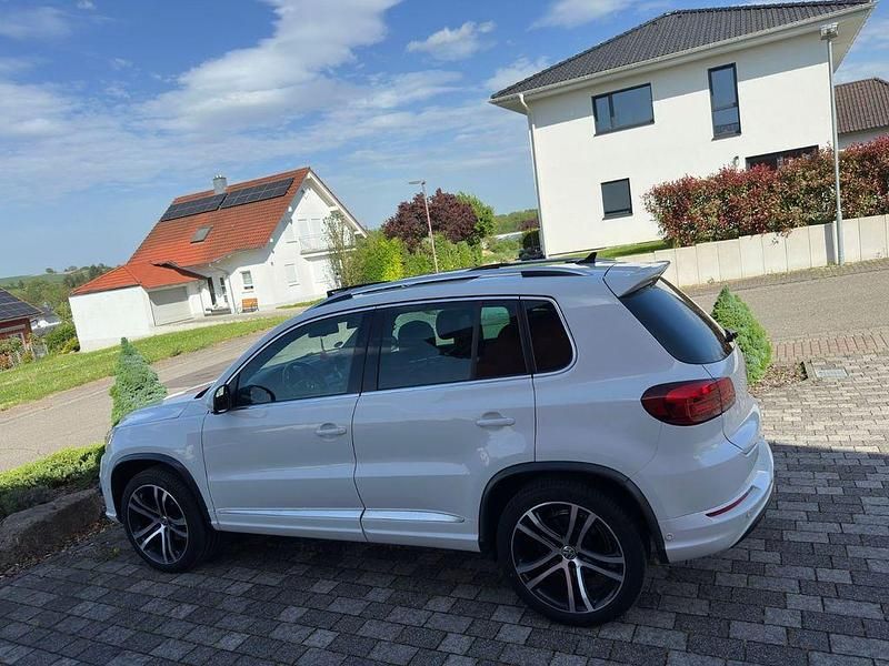 Weiß Gebraucht 2016 VW Tiguan R-line SUV | 15.500 € (Superpreis) - Bild 1/4