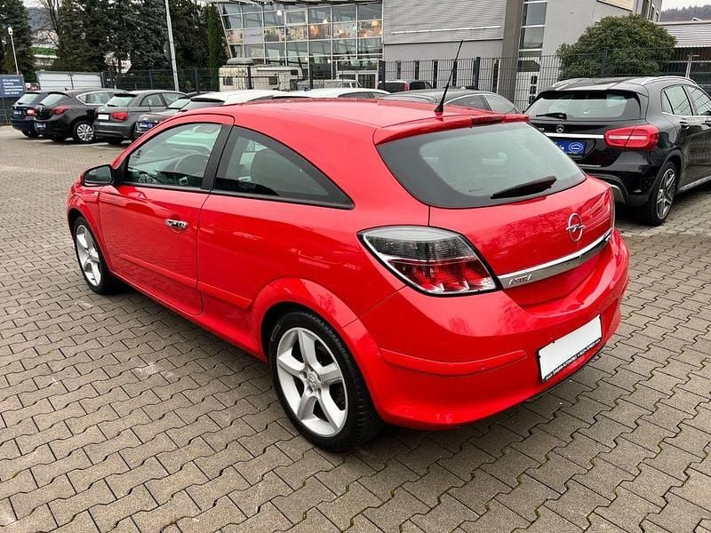 Gebraucht Opel Astra GTC Sport 125 PS (91 kW) 2005 Rot Coupé