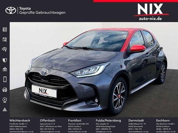 Marlingrau metallic, dach tokio fusion Gebraucht 2021 Toyota Yaris Hybrid Basis | 19.990 € (Guter Preis) - Bild 1/4