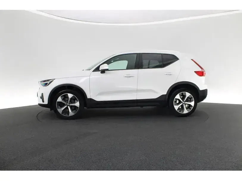 Gebraucht Volvo XC40 Core 163 PS (119 kW) 2024 Weiß SUV