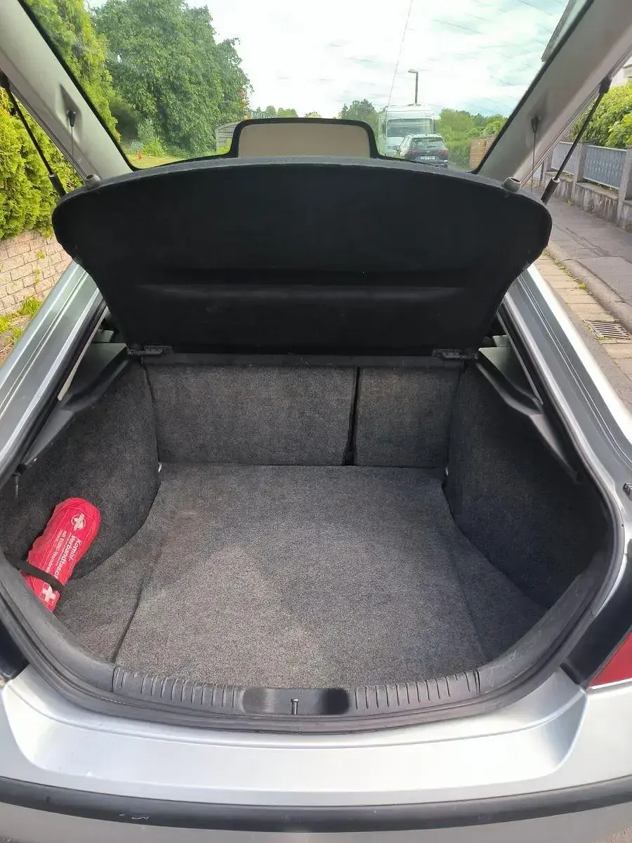 Gebraucht Ford Mondeo Trend 131 PS (96 kW) 2005 Silber Limousine