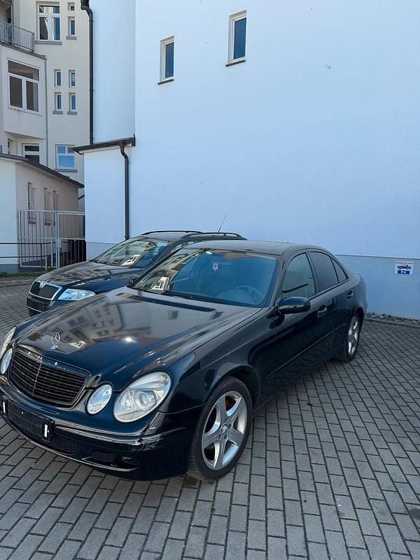 Gebraucht Mercedes E220 150 PS (110 kW) 2003 Schwarz Limousine