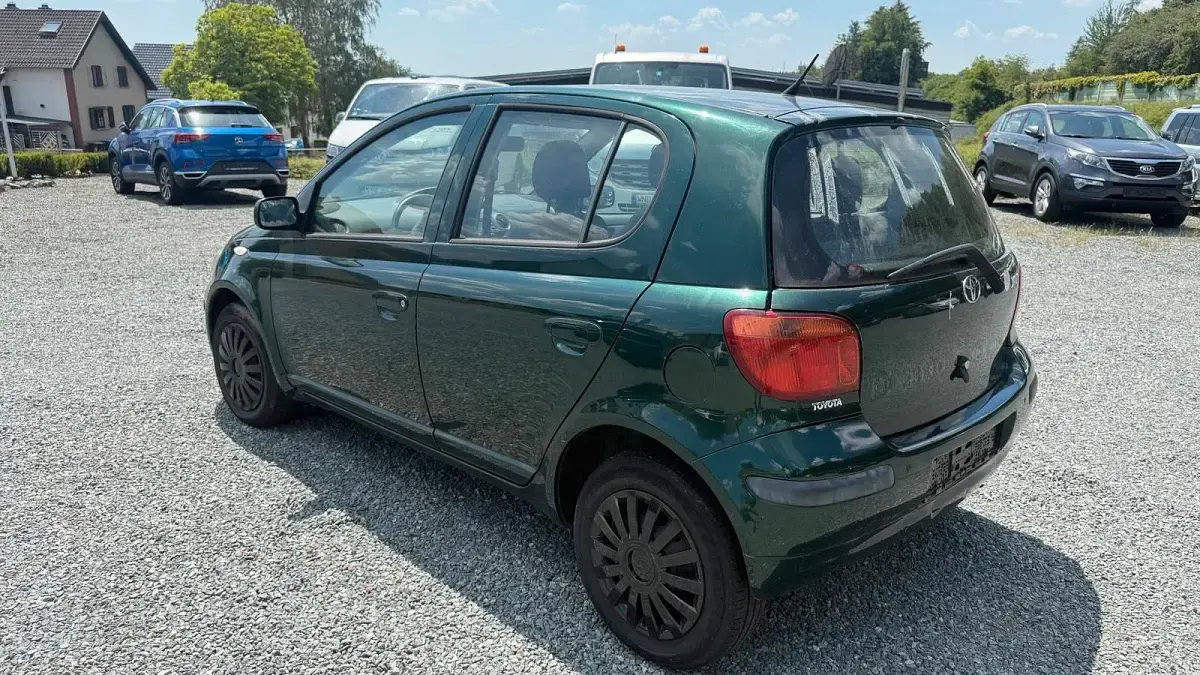 Gebraucht Toyota Yaris 65 PS (47 kW) 2003 Grün Kleinwagen