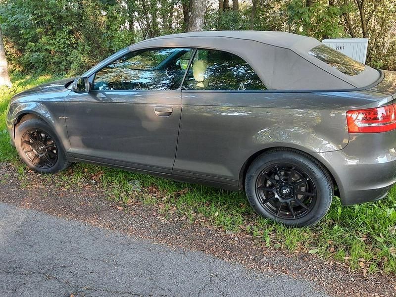 Gebraucht Audi A3 Cabriolet 160 PS (117 kW) 2011 Grau Cabrio