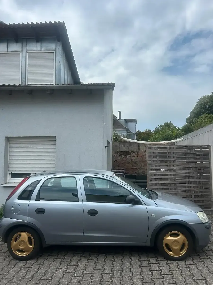 Gebraucht Opel Corsa 75 PS (55 kW) 2004 Silber Kleinwagen