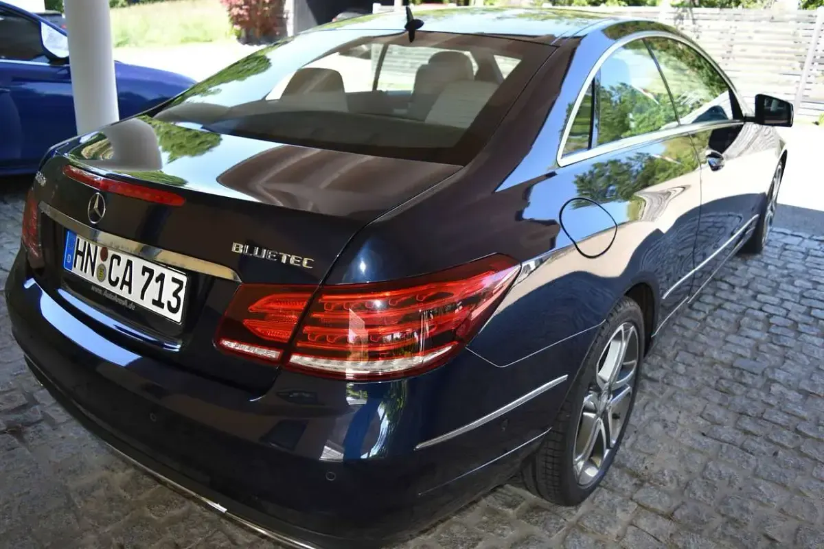 Gebraucht Mercedes E350 265 PS (194 kW) 2013 Blau Coupé