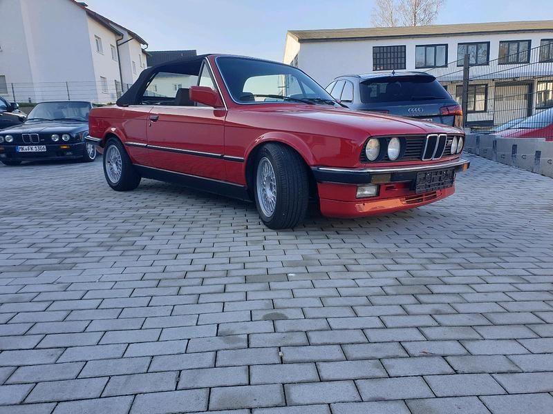 Gebraucht BMW 325 Cabriolet 170 PS (125 kW) 1987 Rot Cabrio
