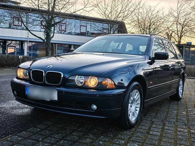 Blau Gebraucht 2001 BMW 520 Kombi | 2.650 € (Guter Preis) - Bild 1/4