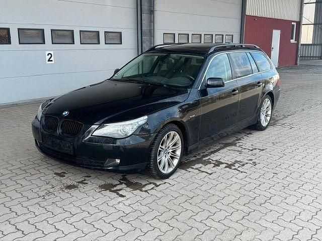 Gebraucht BMW 525 197 PS (144 kW) 2008 Schwarz Kombi