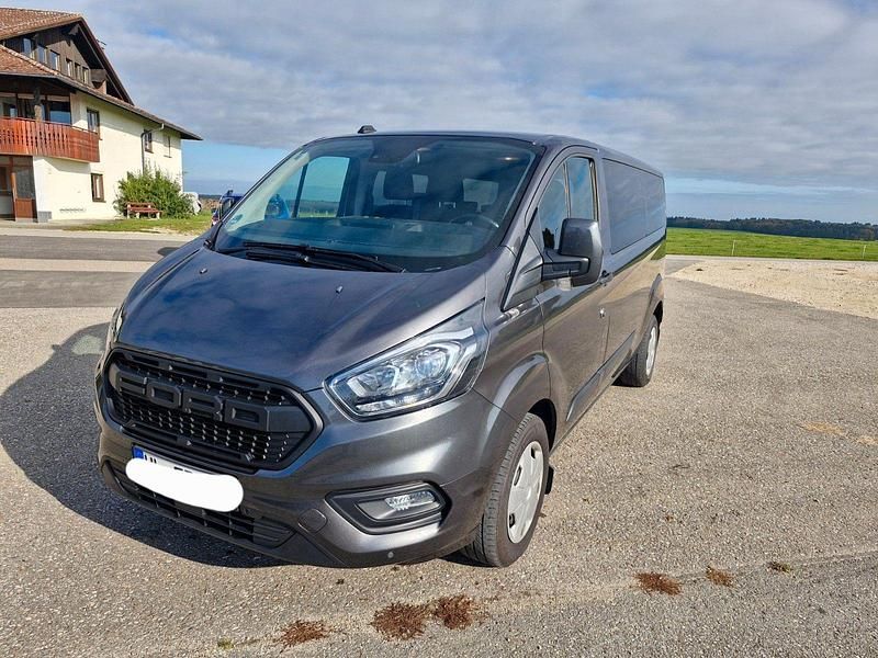 Grau Gebraucht 2021 Ford Transit Custom Van / Kleinbus | 26.000 € (Teuer) - Bild 1/4