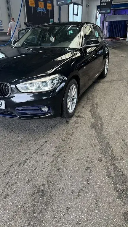 Gebraucht BMW 116 Sport Line 116 PS (85 kW) 2017 Schwarz Kleinwagen