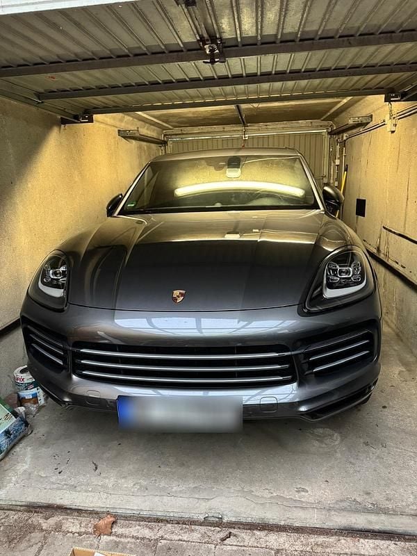 Grau Gebraucht 2018 Porsche Cayenne SUV | 58.000 € - Bild 1/4
