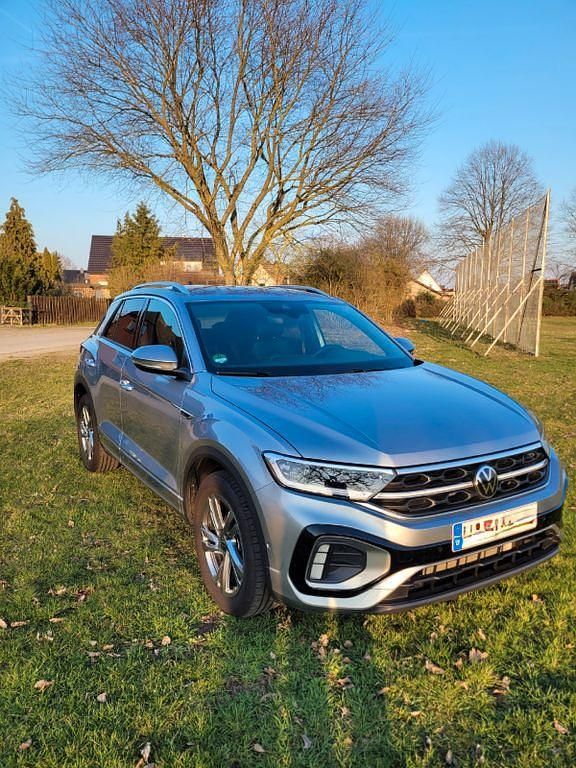 Gebraucht VW T-Roc 150 PS (110 kW) 2024 Grau SUV