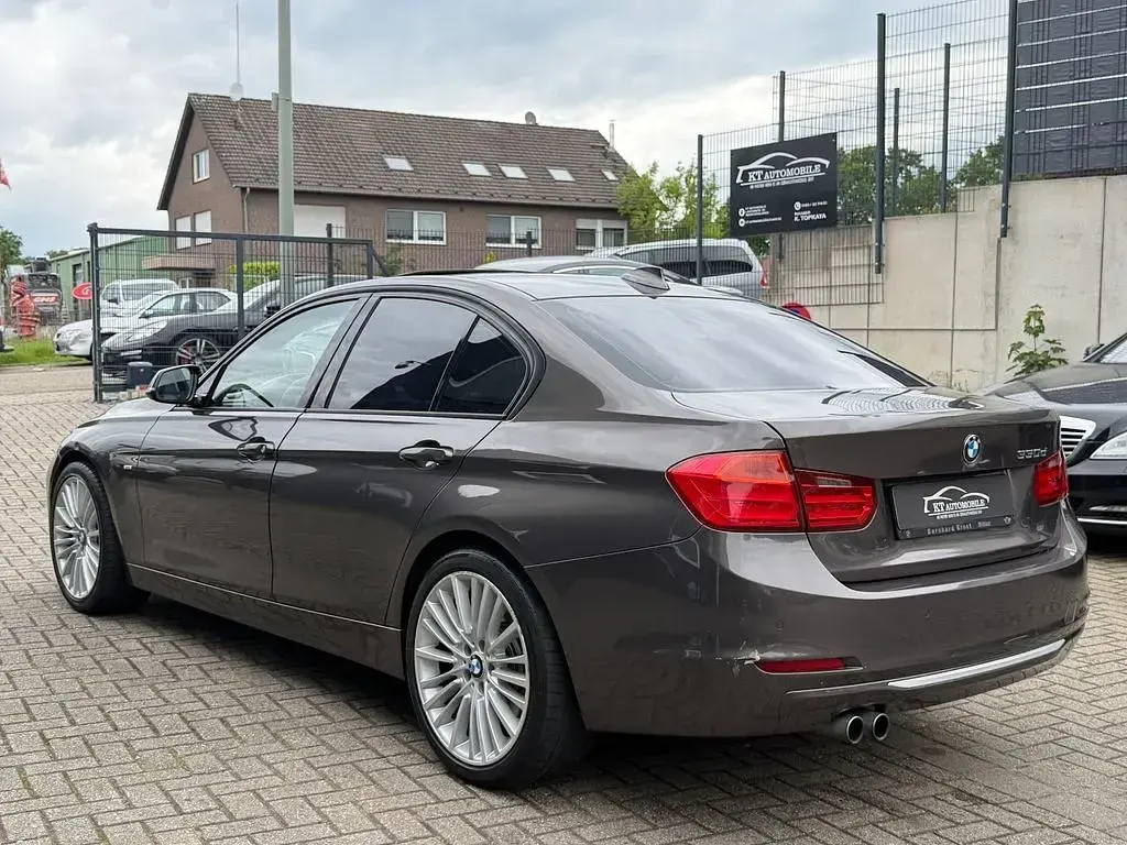 Gebraucht BMW 330 Performance 258 PS (189 kW) 2012 Limousine