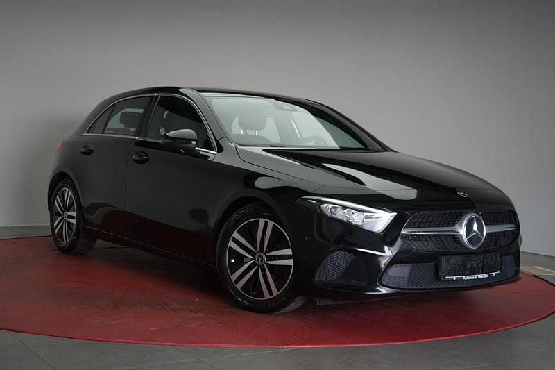 Kosmosblack Gebraucht 2022 Mercedes A220 Progressive Limousine | 25.950 € (Guter Preis) - Bild 1/4