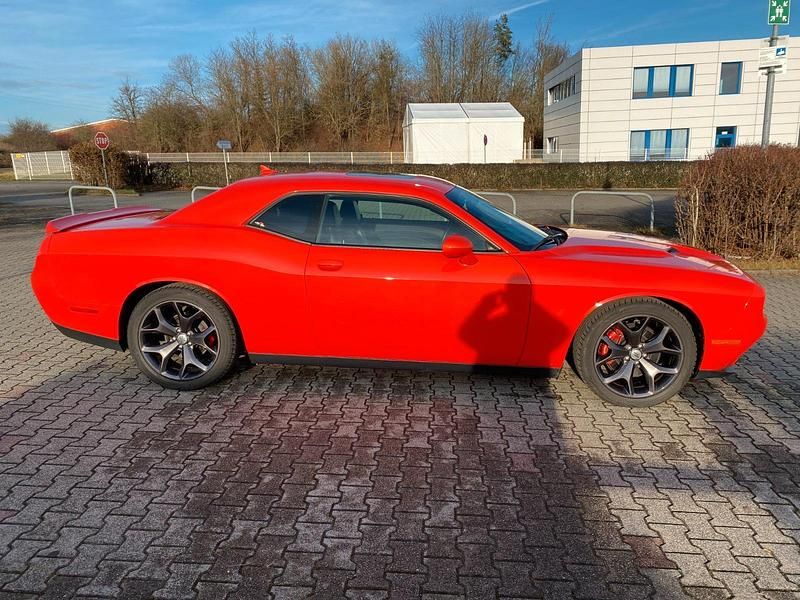Używany Dodge Challenger SXT 309 KM (227 kW) 2018 Pomarańczowy Coupe