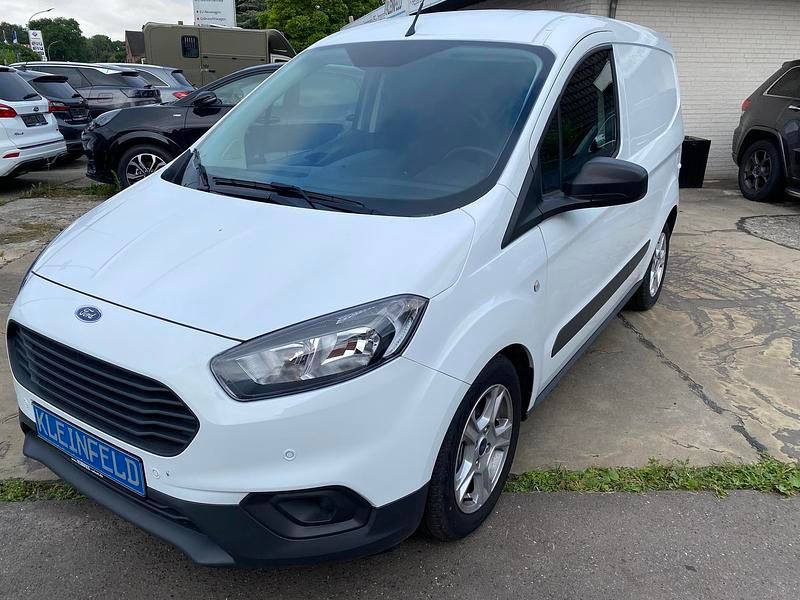 Gebraucht Ford Transit Trend 101 PS (74 kW) 2022 Weiß Limousine