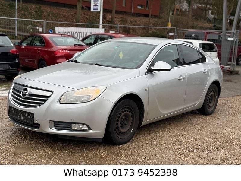 Gebraucht Opel Insignia Edition 140 PS (102 kW) 2012 Silber Limousine