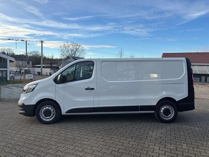 Neu Renault Trafic Komfort 131 PS (96 kW) 2025 Gletscherweiss (weiß) Van / Kleinbus