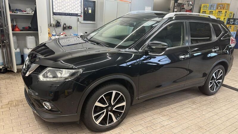 Schwarz Gebraucht 2016 Nissan X-Trail 360º SUV | 15.599 € (Fairer Preis) - Bild 1/4