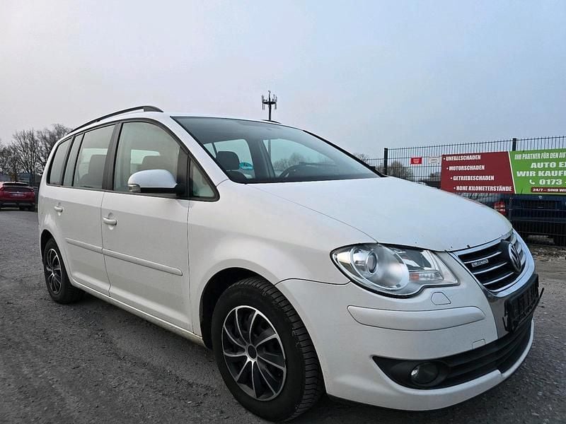 Gebraucht VW Touran 105 PS (77 kW) 2008 Weiß Van / Kleinbus
