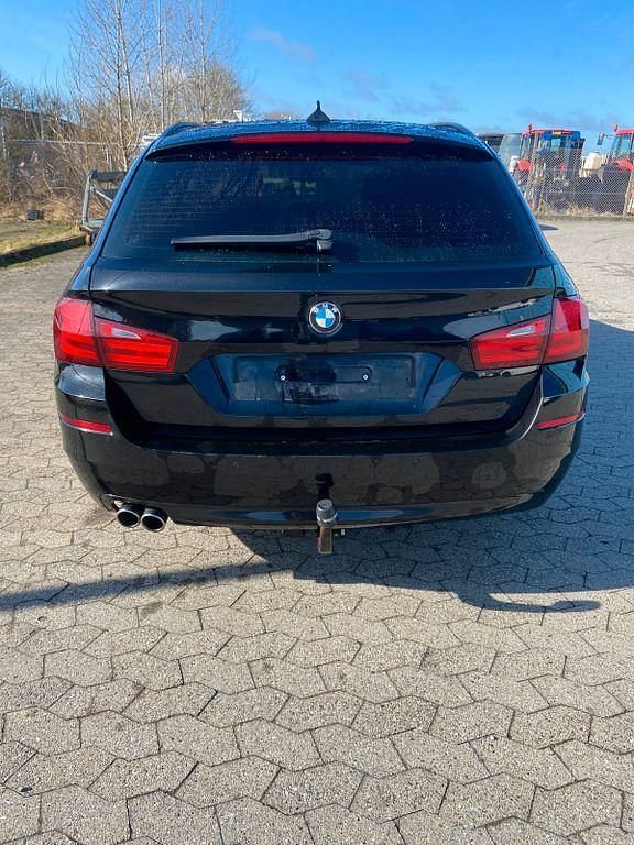 Gebraucht BMW 520 184 PS (135 kW) 2012 Schwarz Kombi