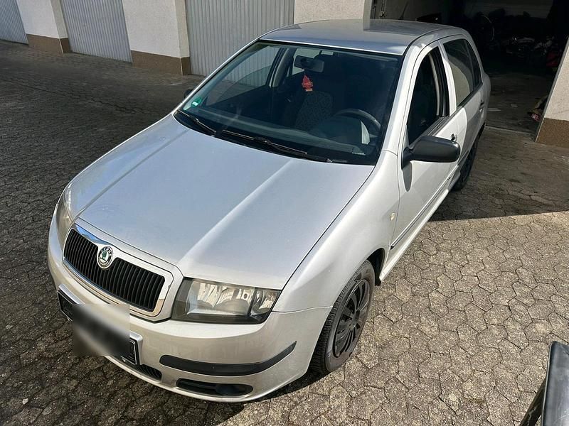 Silber Gebraucht 2007 Skoda Fabia Kleinwagen | 1.500 € (Guter Preis) - Bild 1/4
