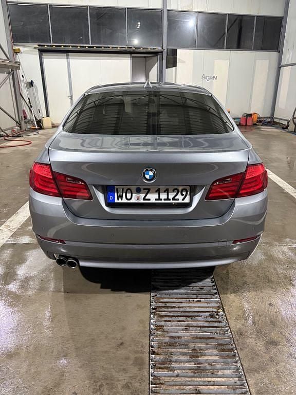 Second-hand BMW 523 204 CP (150 kW) 2010 Argintiu Berlinǎ