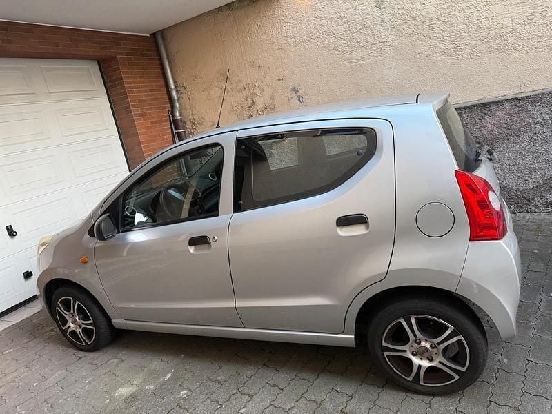 Gebraucht Suzuki Alto 68 PS (50 kW) 2013 Silber Kleinwagen