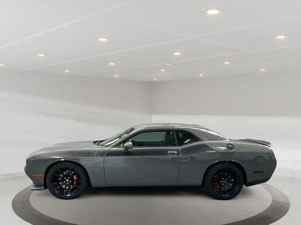 Gebraucht Dodge Challenger 377 PS (277 kW) 2025 Grau Coupé