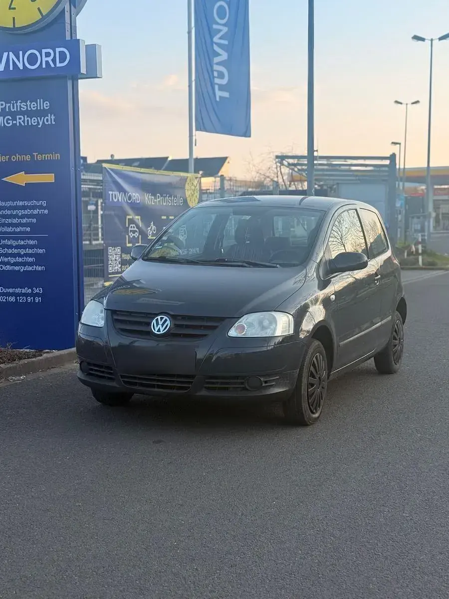 Second-hand VW Fox 54 CP (39 kW) 2006 Gri Hatchback