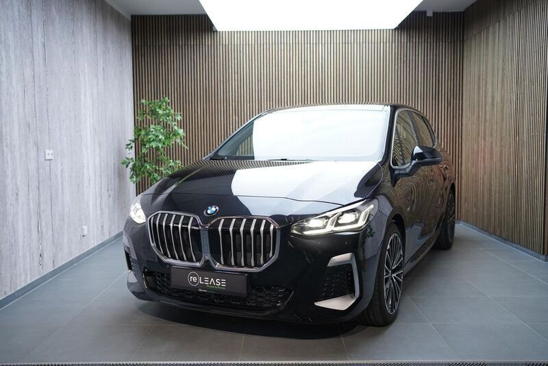 Schwarz Gebraucht 2024 BMW 218 M Sport Van / Kleinbus | 29.879 € (Etwas zu teuer) - Bild 1/4