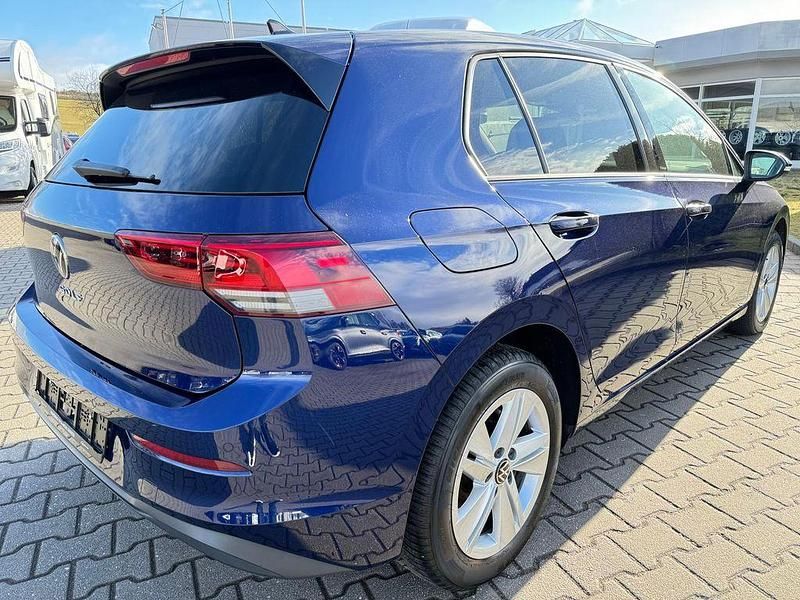 Gebraucht VW Golf VIII Life 116 PS (85 kW) 2023 Blau Limousine