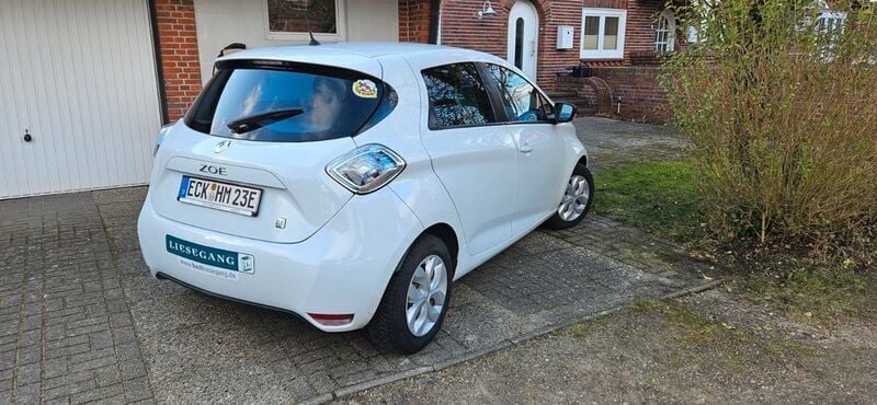 Weiß Gebraucht 2015 Renault Zoe Life Kleinwagen | 3.700 € (Superpreis) - Bild 1/4