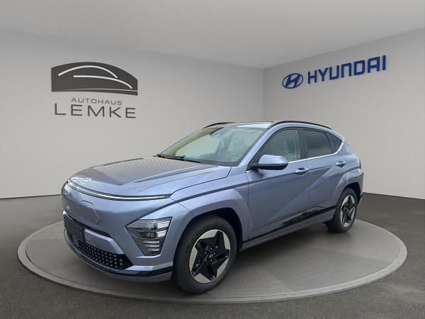 Blau (meta blue) Neu 2025 Hyundai Kona Trend SUV | 31.532 € (Guter Preis) - Bild 1/4