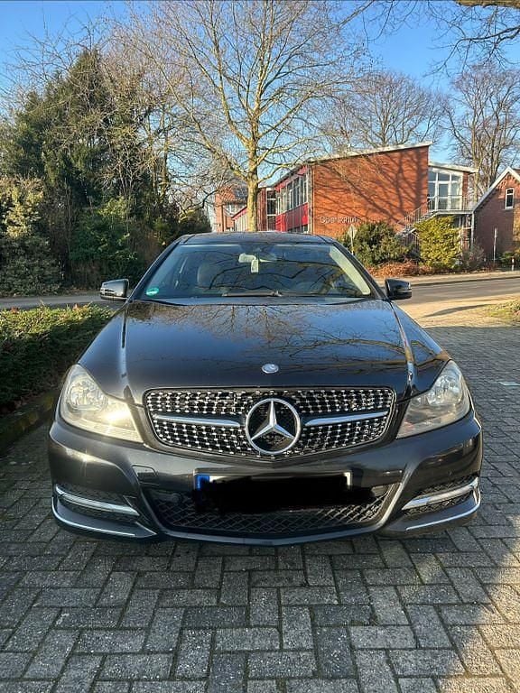 Gebraucht Mercedes C180 156 PS (114 kW) 2012 Schwarz Coupé