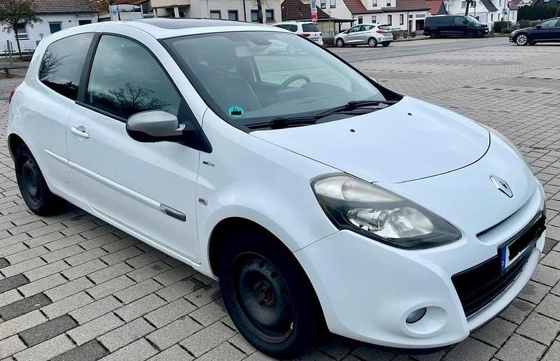 Gebraucht Renault Clio IV Night&Day 75 PS (55 kW) 2012 Weiß Limousine