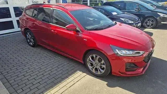 Gebraucht Ford Focus ST-Line X 155 PS (114 kW) 2023 Fantastic red tc Kombi