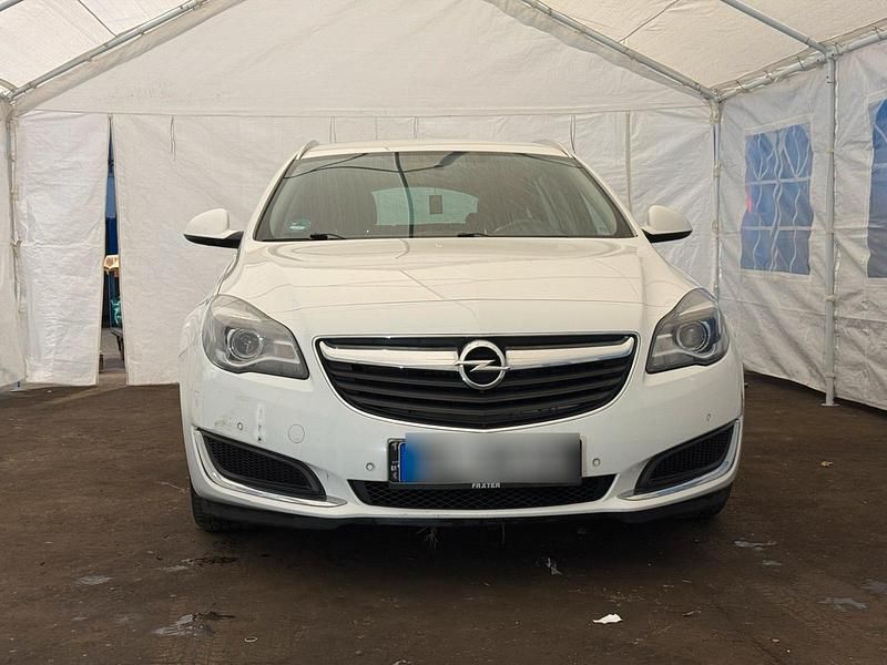 Gebraucht Opel Insignia 140 PS (102 kW) 2015 Weiß Kombi