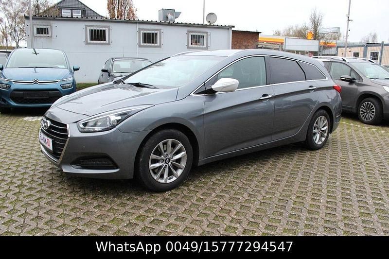 Grau Gebraucht 2017 Hyundai i40 Limousine | 7.900 € (Guter Preis) - Bild 1/4