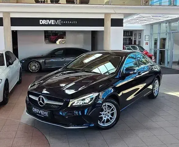 Gebraucht Mercedes CLA180 109 PS (80 kW) 2018 Blau Coupé