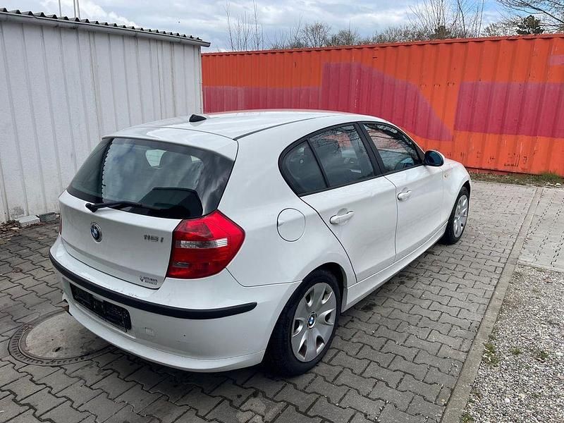 Gebraucht BMW 116 122 PS (89 kW) 2009 Weiß Kleinwagen