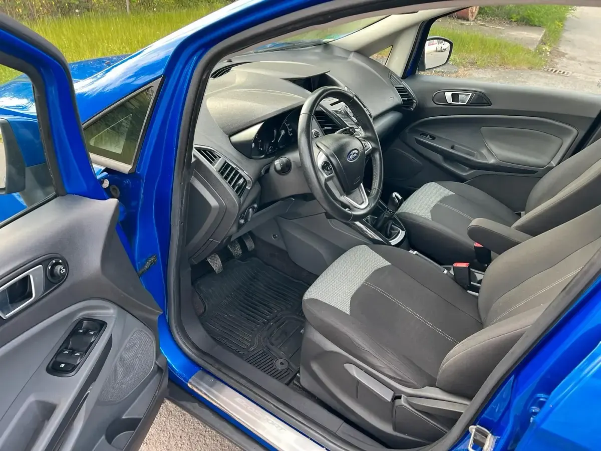 Gebraucht Ford Ecosport Titanium 125 PS (91 kW) 2014 Blau SUV